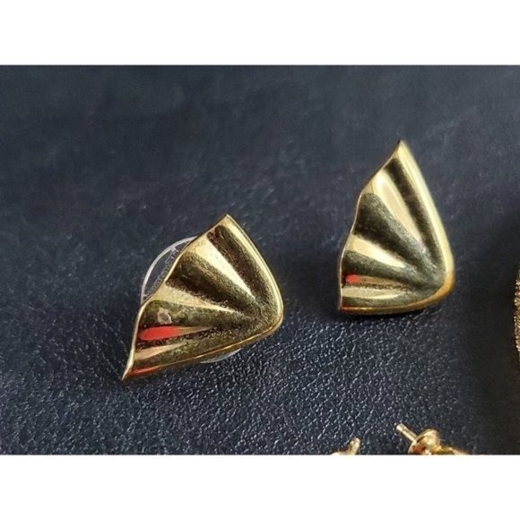 VINTAGE Monet Signed Gold-Tone Bangle Bracelet & Earrings Lot 0f 2 - 4964 - Picture 4 of 8